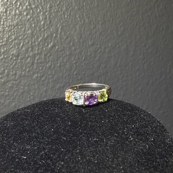 Elegant Multi-Stone Silver Ring Size 7 - Picture 2 of 7